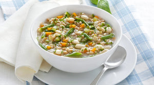 Zuppa di farro con verdura e legumi