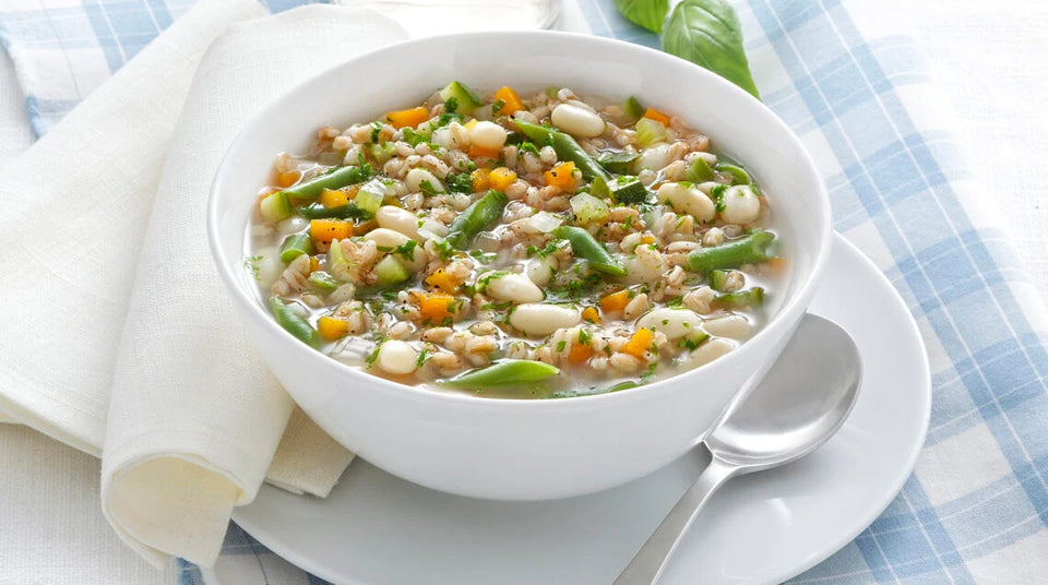 Zuppa di farro con verdura e legumi