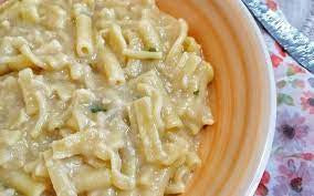 Pasta e cavolfiore con provola