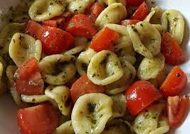 Orecchiette fresche al pesto e pomodorini