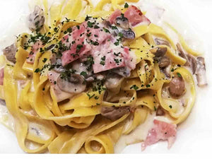 Pappardelle funghi, cotto e panna