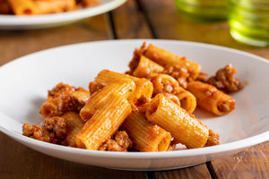 Pasta pomodorini, pancetta e salsiccia