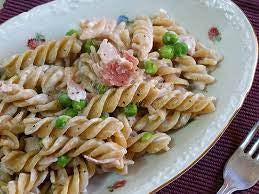 Fusilli panna prosciutto e piselli