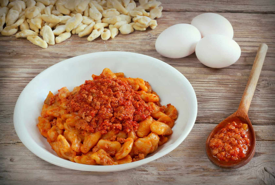 Pasta al ragù provola e fior di latte