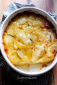 Parmigiana di patate con carne tritata e provola