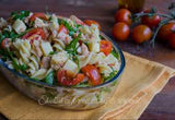Pasta fredda con tonno,rucola mais e pomodori all’insalata