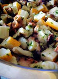 Insalata di polipo, surimi e olive verdi