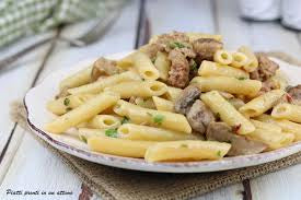Pennette salsiccia e funghi