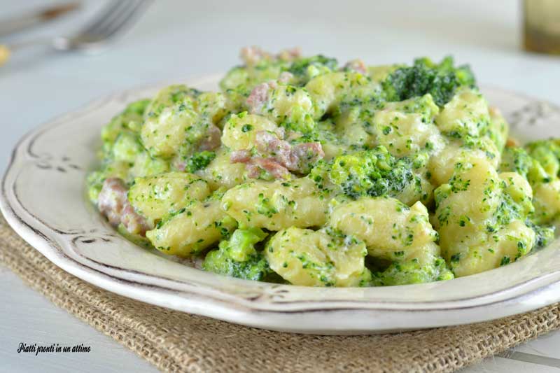 Gnocchi crema di friarielli e speck
